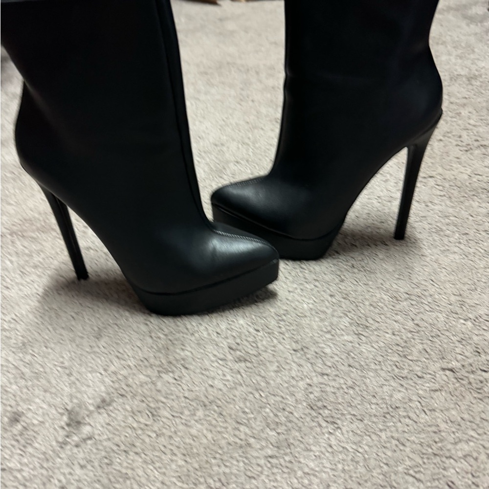 Excellent Statement - Picture 2 of 2